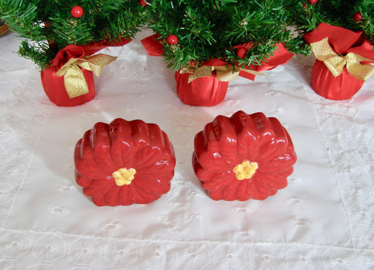 Vintage Poinsettia Salt & Pepper Shakers