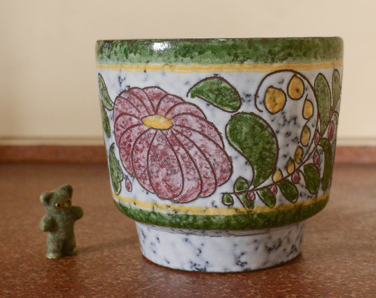 West German Planter 12/3 Marei 70S Vintage , Floral Decor, Flower Pot in Summer Colours; Carving Technique Decor Red & Yellow