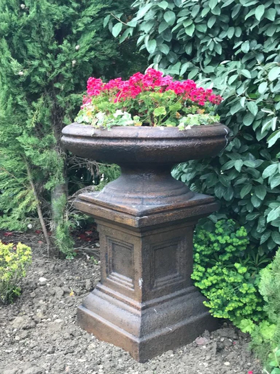 Satu Bumi Bekone Salvaged Urn Planter With Plinth in Cast Iron
