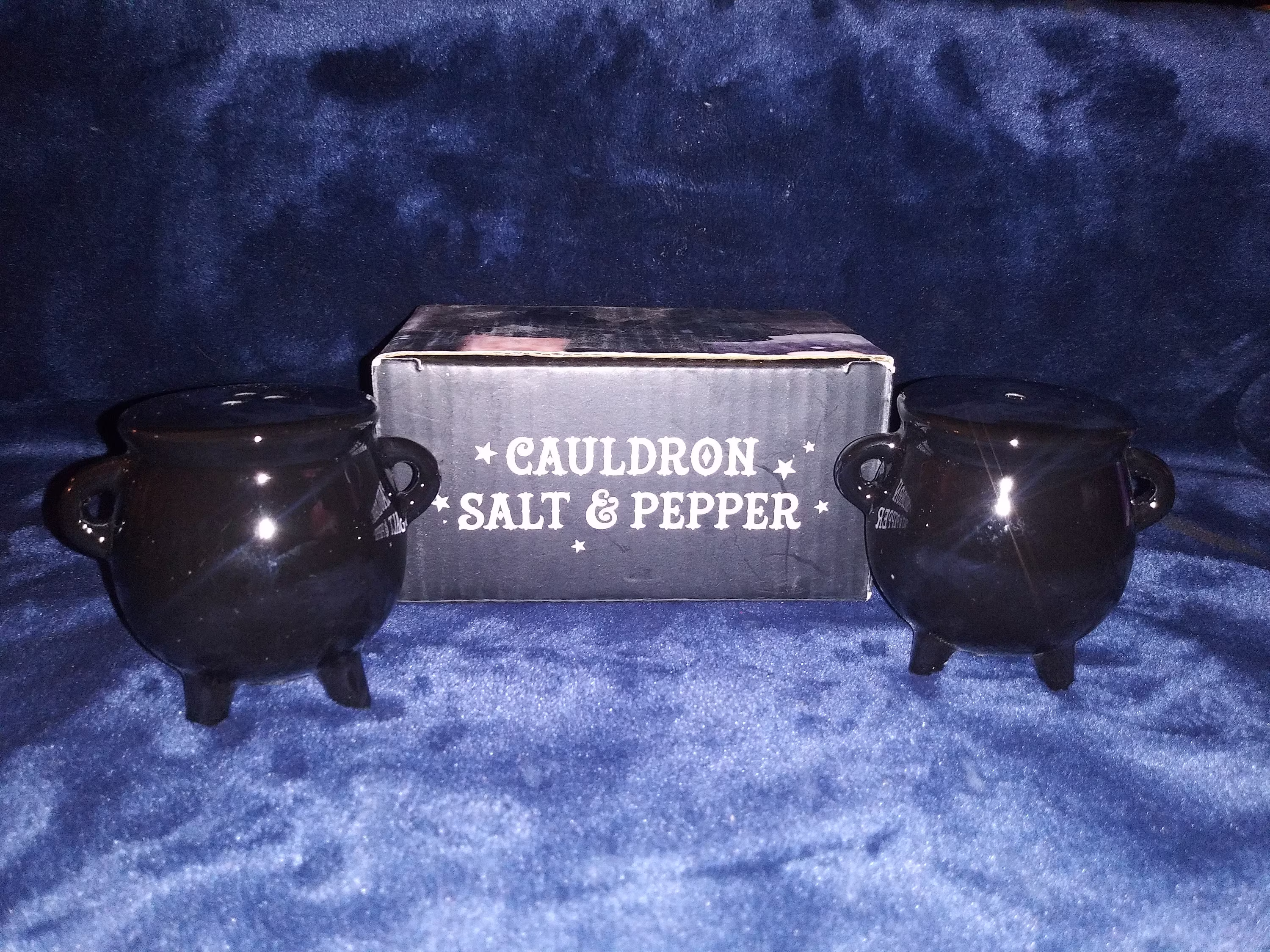 Halloween Salt Shakers-Cauldron Salt & Pepper Shakers-Ceramic-Ask To Bundle Items For Refund On Shipping Overages