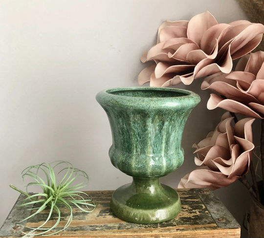 Beautiful Haeger Urn Planter