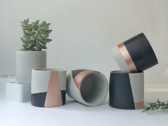 Concrete Cylinder Planter-Cement Pencil Holder-Concrete Round Pot-Rose Gold Black Painted Organizer-Cactus Succulent Planter