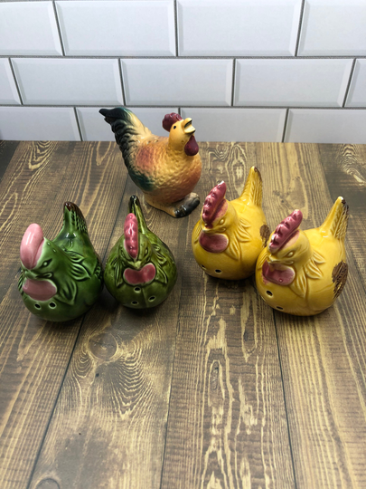 5 Pcs Vintage Antique Rooster Figurines Salt & Pepper Shakers. 2 Sets Plus 1 Missing Pair
