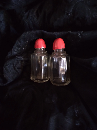 Vgc 1940's Red Bakelite Lid Glass Salt & Pepper Shakers