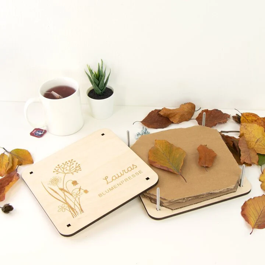 Blumenpresse Personalisiert - Blumen Motiv Holz, Ca. 20x20cm