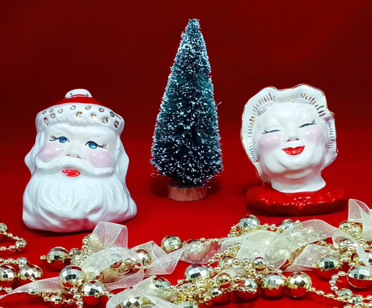 Delightful Santa Claus & Mrs. Salt Pepper Shakers, Christmas Holiday Decorations