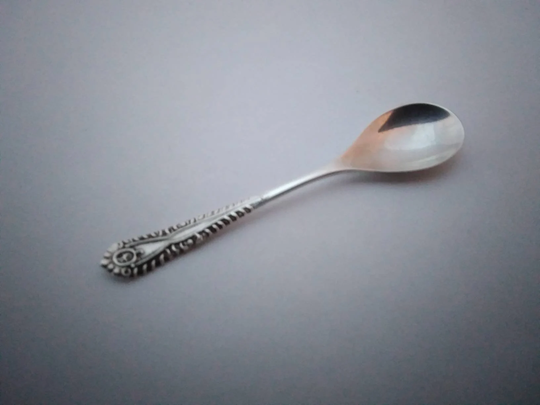 Beautiful Little Decorative Silver Salt/Mustard Spoon - Birmingham 1985