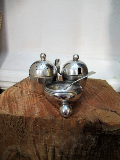 Vintage Silver Plate Cruet Set - Salt Cellar, Pepper Pot & Mustard Dish With Mini Spoon Attractive Egg Shaped