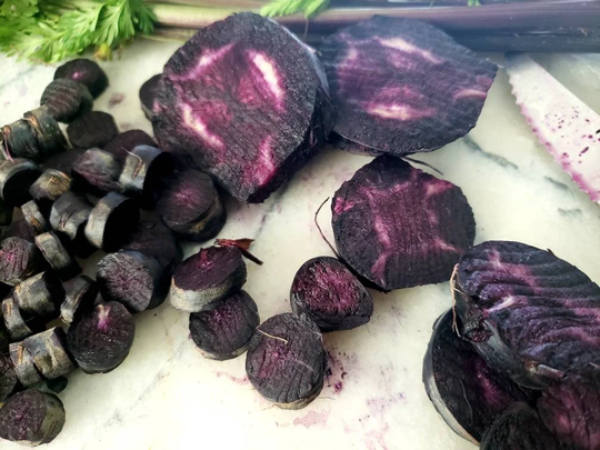 Heirloom Black Nebula Carrot Seeds 100