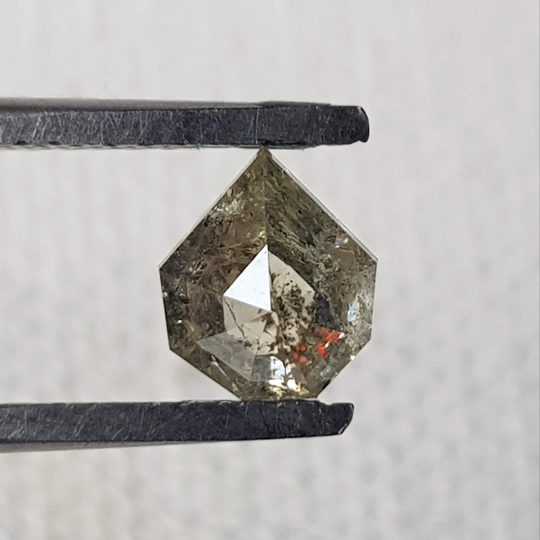 0.95Ctw/6.6mm Clear White Black Shield Shaped Salt & Pepper Rose Cut Loose Diamond, Faceted Diamond For Ring, Dds712/5