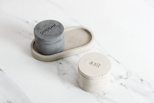 Concrete Salt & Pepper Pinch Pot Set, Perfect For A Minimal Modern Kitchen. Pepper Pot Set in Concrete. Cellar With Lid