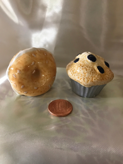 Vintage Bagel & Muffin Salt Pepper Set