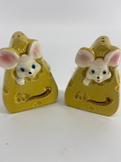 Mice & Cheese Wedge Salt Pepper Shakers New