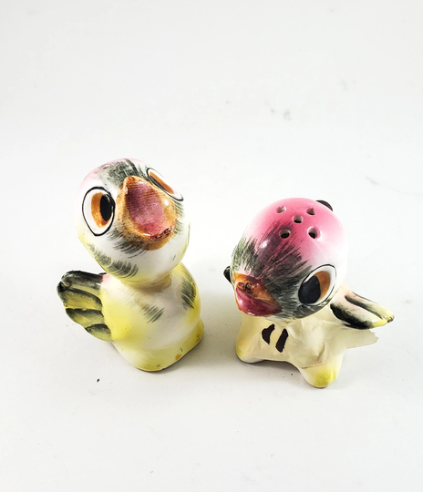 Adorable Anthropomorphic 2 Birdie Salt & Pepper Shakers. Vintage Kitchen Decor
