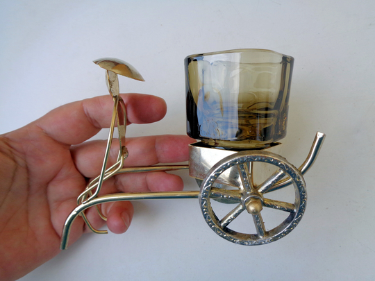 Vintage Italy 60S Glass Salt Cellar, With Heavy Metal Base, Vintage Shaker, Rickshaw Wagon Shape Retro Home Decor