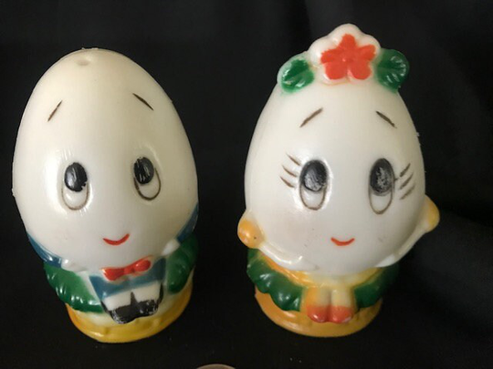 Vintage Plastic Egg Mr & Mrs Humpty Dumpty Salt & Pepper Shakers