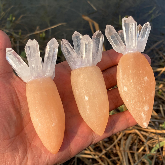 1Pc Natural Crystal Salt Ore Carrot Model, Quartz Carrot Cluster, Crystal Heal, Crystal Vegetable Sculpture, Crystal Energy, Hand Carving