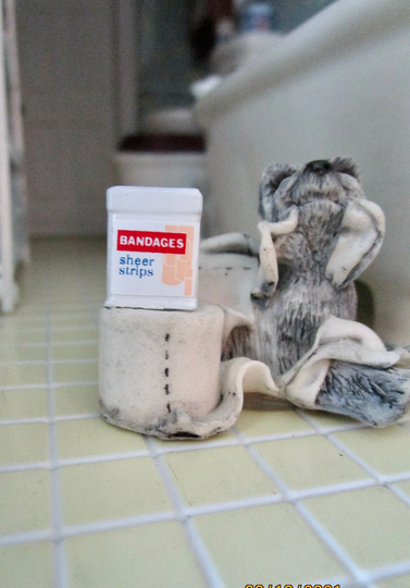 Miniature Bandage Box, Mini Strips Dollhouse Miniature, 112 Scale, Bathroom Decor, Accessory, First Aid