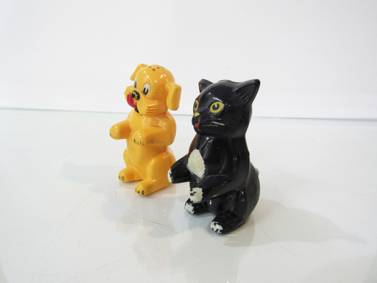 Cat & Dog Salt Pepper Shakers - Mid Century Pets F & Mold Die Works Usa