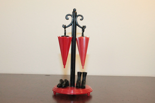Red & Black Plastic Umbrella With Stand Salt Pepper Shakers