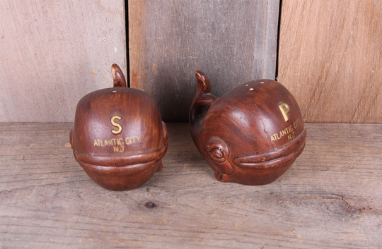 Pair Vintage Ceramic Brown Whales Souvenir Atlantic City Nj Salt & Pepper Shakers