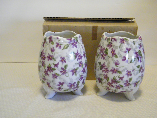 Wild Violets Egg Shape Planters Or Candle Holders From Inarco 1950S, Vintage Mid Century Pair Of Home Decor With Purple Floral Pattern, 5 In