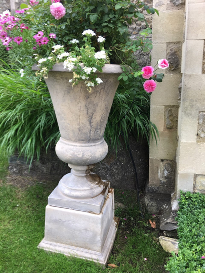 Pair Of Kensington Urns On Plateau Plinths