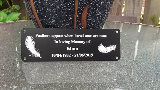 Memorial Engraved Bench/Wall Plaques