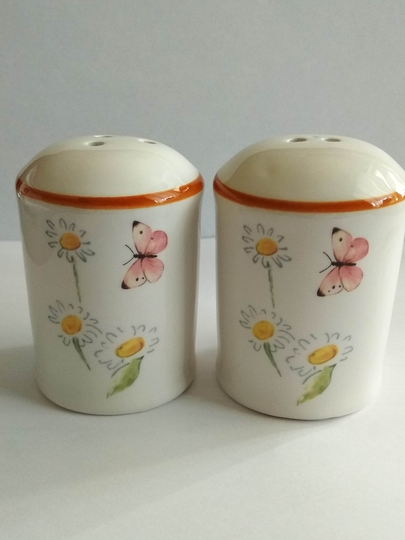 Amazing Porcelain Vintage Salt & Pepper Shakers/Summer Flowers Home Decor Kitchen Table Decor For Collection