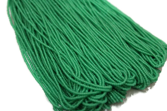 13/0 Czech Seed Beads. Waxy Green. 1/3/5 Hanks Preciosa Ornella Beads, Embroidery Beads, Craft Supply, Jewelry Findings