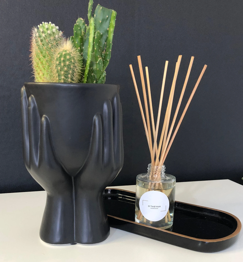 Hand Shape Vase Nordic Style | Pot Planter| White Or Black Ceramic Home Decor UK Gift Idea Ornament Storage Make Up Holder