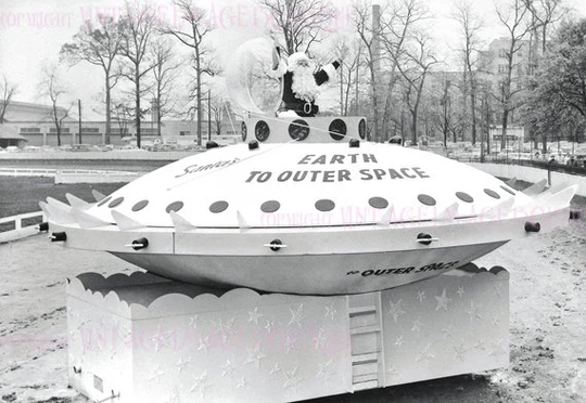 Fabulous 1950's Santa Claus Father Christmas in His Flying Saucer Parade Float Winter Solstice Holiday Season 5x7 Greeting Card