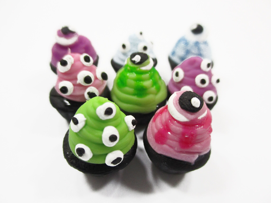 Dollhouse Miniature Food Halloween Seasonal Mixed 8 Monster Eyes Cupcake 16090