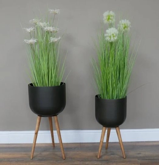 Black Metal Planters Flower Plant Pots Natural Wooden Legs Stand Indoor Outdoor