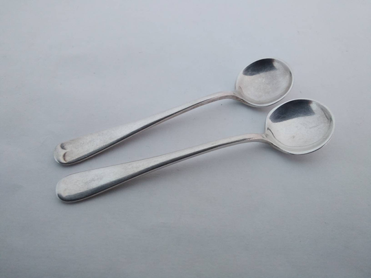 Pair Of Vintage Silver Plated Old English Pattern Salt Spoons - Elkington Plate