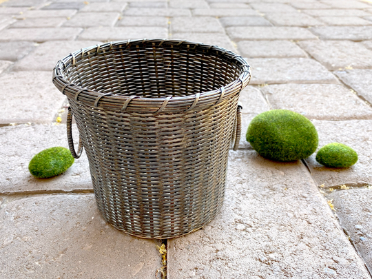 Woven Metal Wire Basket. Vintage. Round, Handles. Pewter Grey. Wine Holder. Planter. Home Decor. Industrial, Gothic, Rustic, Barware. Cool