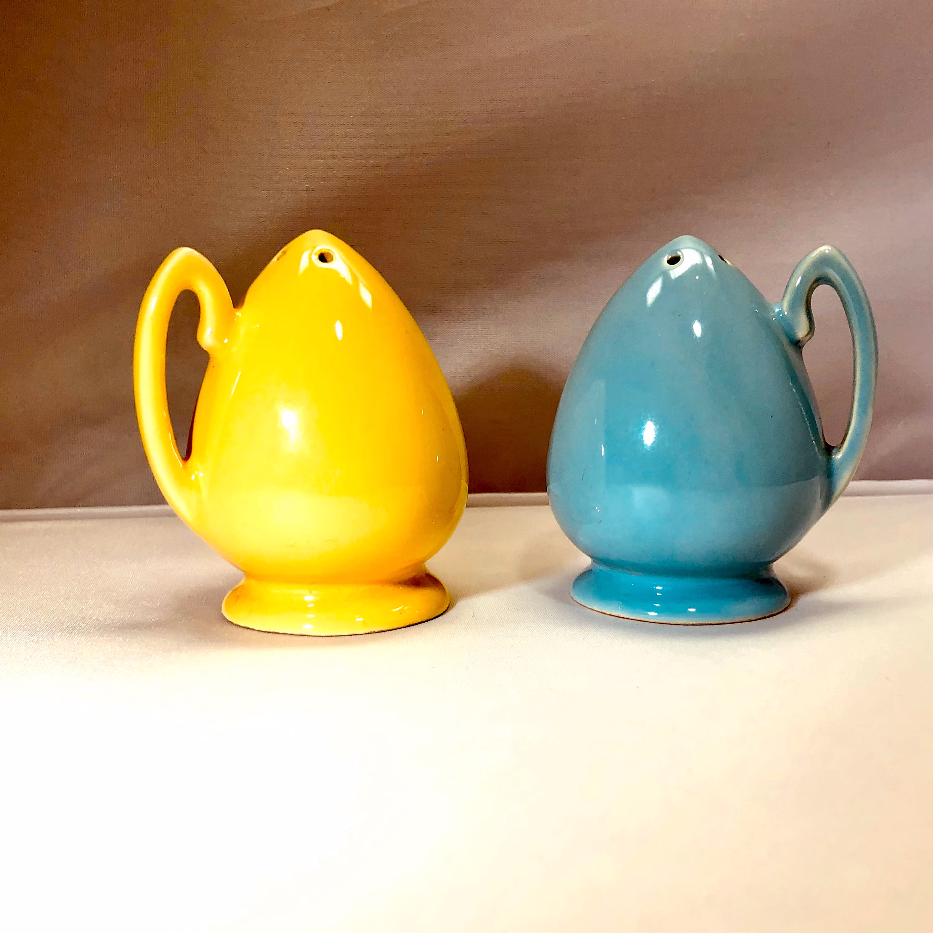 Salt & Pepper Shakers, 1940's California Pottery Vintage, Blue Yellow