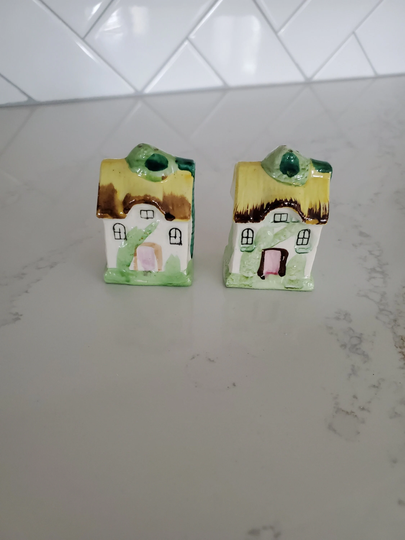 Vintage Occupied Japan Cottage Salt & Pepper Shakers