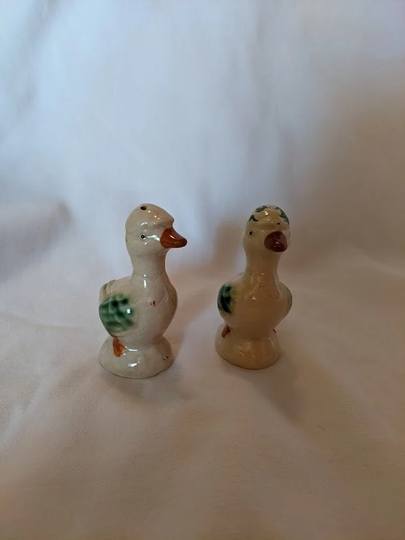 Vintage Duck Salt & Pepper Shakers - Japan Made Ceramic Figurines Retro Fowl Diningware