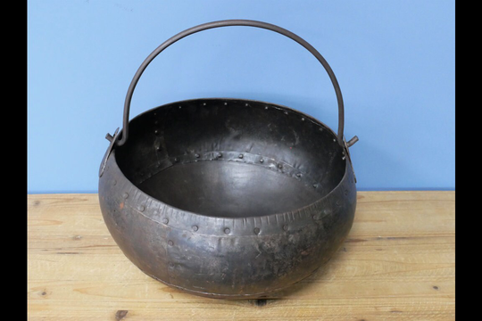 Rustic Iron Bowl Fruit Large Planter Home Garden Decor Plant Pot Cauldron Distressed Handmade Shelf Ornament 8072