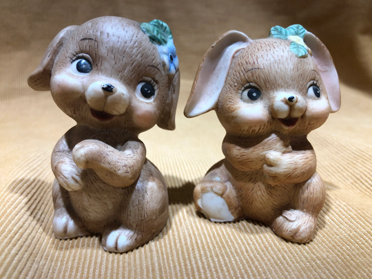 Collectible Vintage Bunnies Pink & Blue Flowers Salt & Pepper Shakers Korea