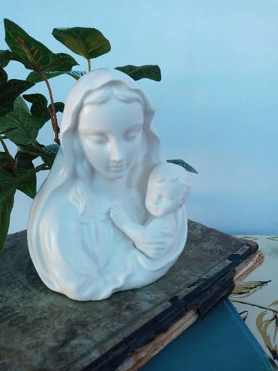 Vintage 1950S Mid Century Inarco White Ceramic Porcelain Mother Mary & Baby Jesus Sculptural Planter - Free Shipping