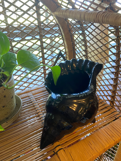Vintage 1980S 80S Black Glossy Ceramic Shiny Seashell Shell Planter Pot Postmodern Futurism Minimalist Art Deco Revival