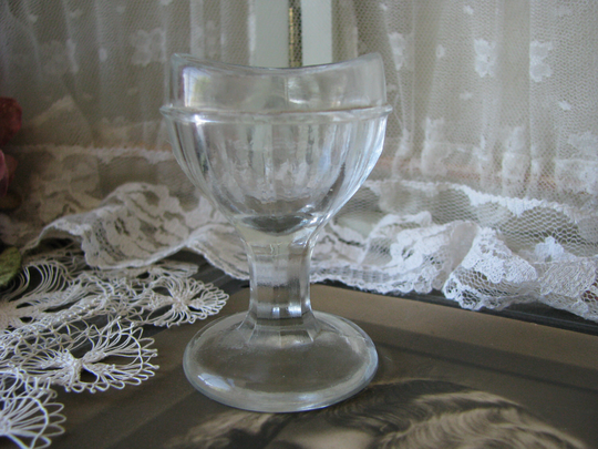 Vintage Glass Eye Cup, 1930S Medicine Wash Curiosity, Oddity, Halloween Decor