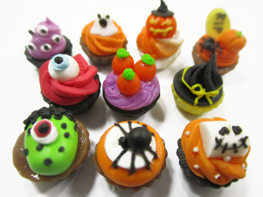 Dollhouse Miniature Food Halloween Seasonal Mixed 10 Cupcake 16087