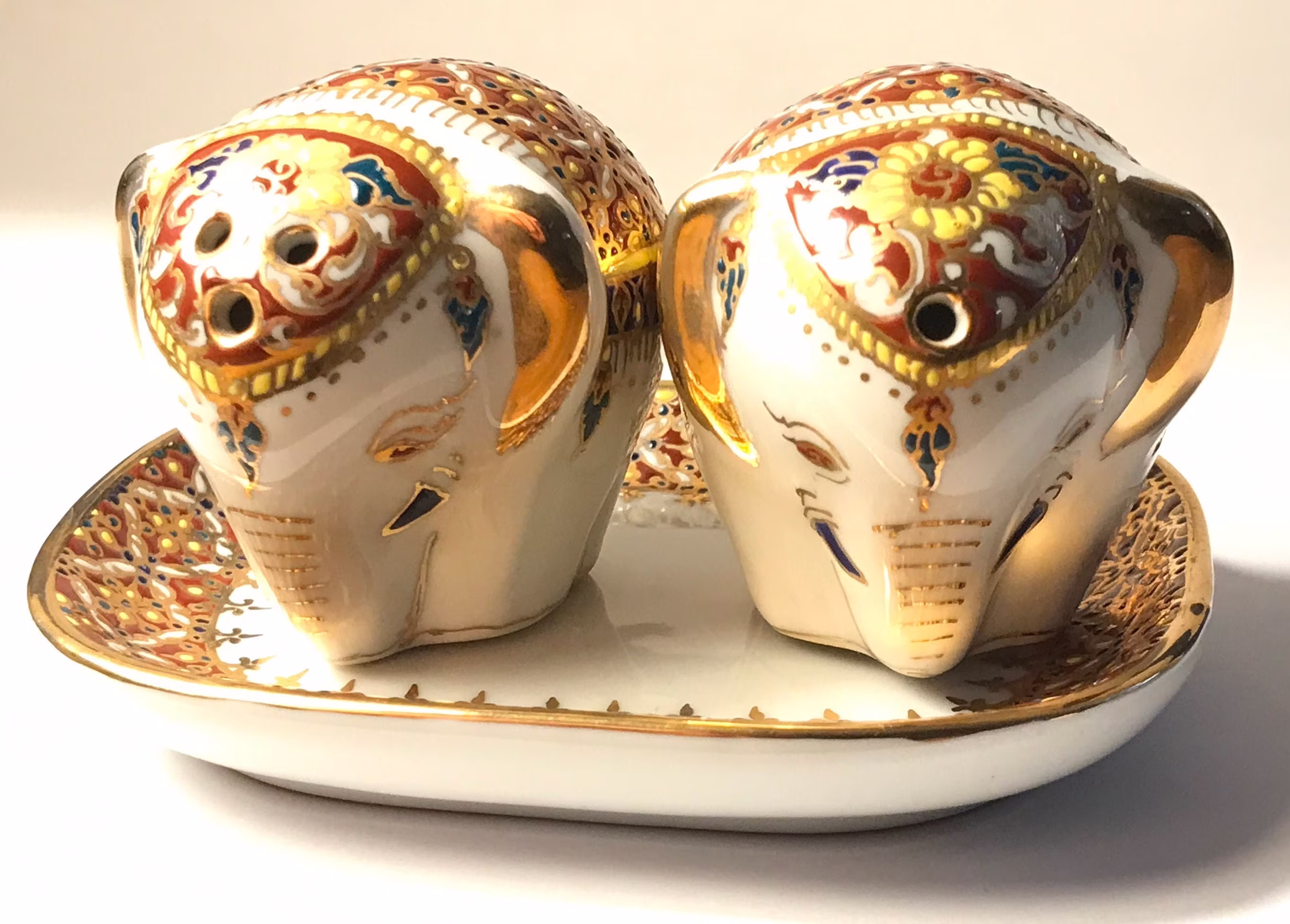 Benjarong Elephant Salt & Pepper Set With Tray Made in Thailand 2021