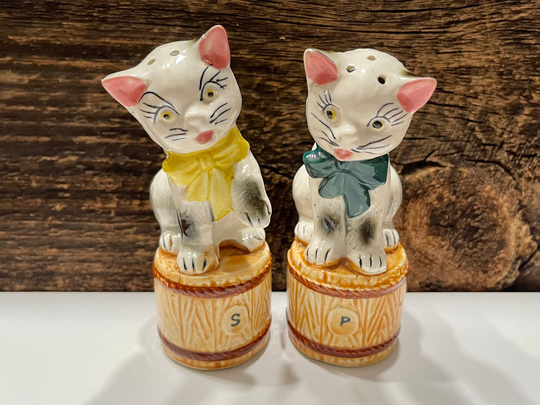 Vintage Salt & Pepper Shakers, Cats On A Barrel Ceramic Kitty & with Bows, Kitschy