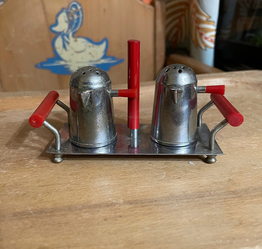 Vintage Tea Kettle Coffee Pot Salt & Pepper Shakers On A Tray. Shaker, Novelty Items