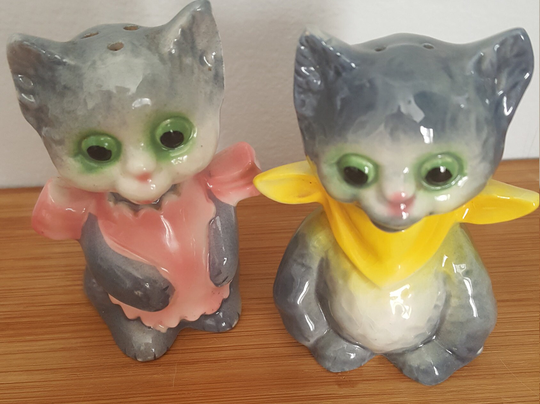 Goebel Kittens Salt & Pepper Cruet Set Adorable Height 3 Inches