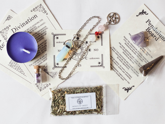 Divination Witch Pouch - Witchcraft Kit , Spell Kit, Starter Beginners Solitary, Hedge, Wicca, Casting, Baby Witch, Set